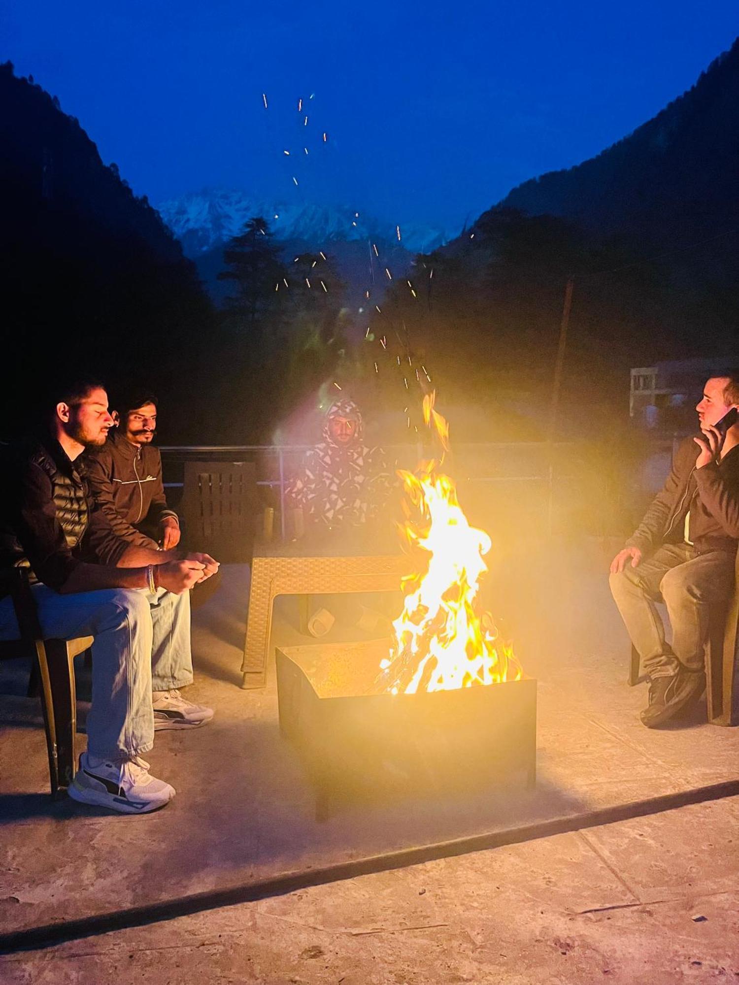 Hotel Dream Valley Kasol #Near Mall Road #River View #Parking #Gaming Zone #Open Terrace #Restaurant Exterior foto